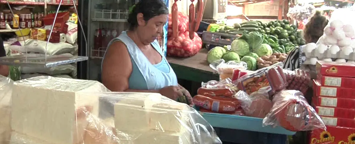 Mercados abastecidos con productos de la canasta básica