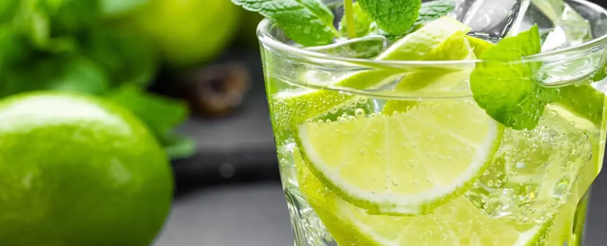 Esto es lo que pasa si tomas agua de limón todos los días