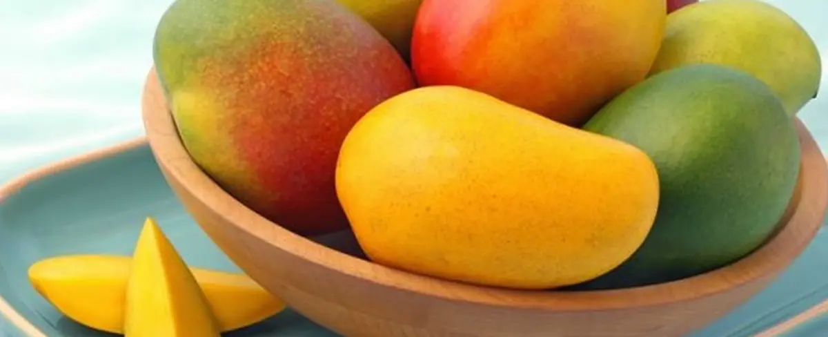 Siete razones por las que no debes tirar la cáscara de mango