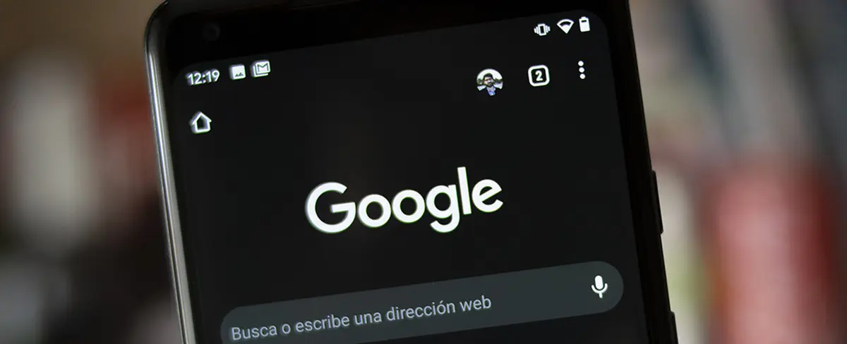 Google trabaja en un modo más oscuro para la versión móvil de la app