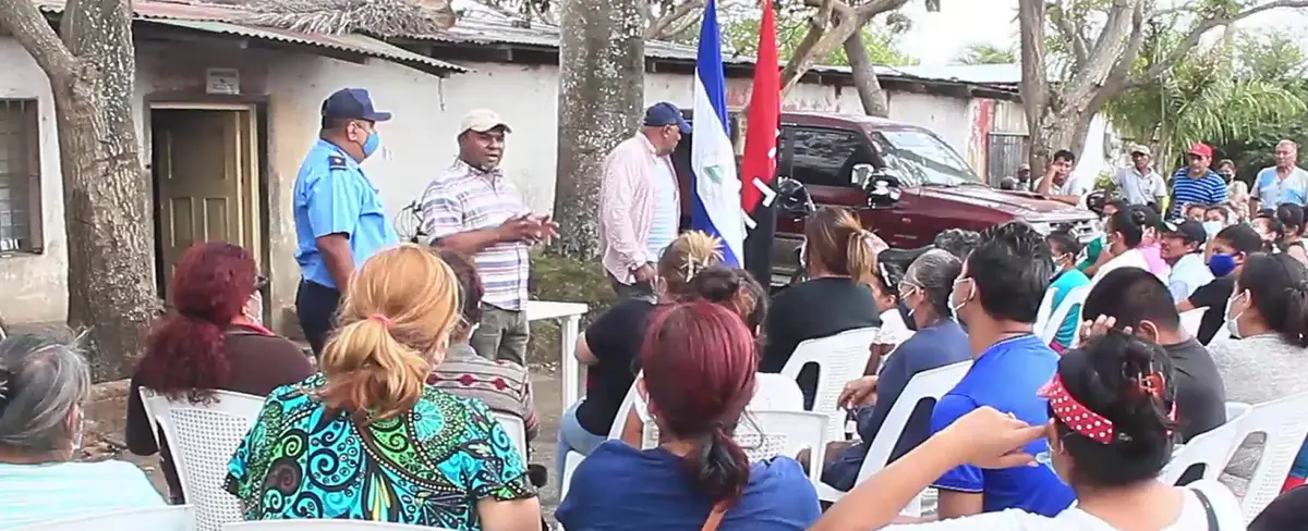 Protagonistas de Carazo reciben bonos de cerdas