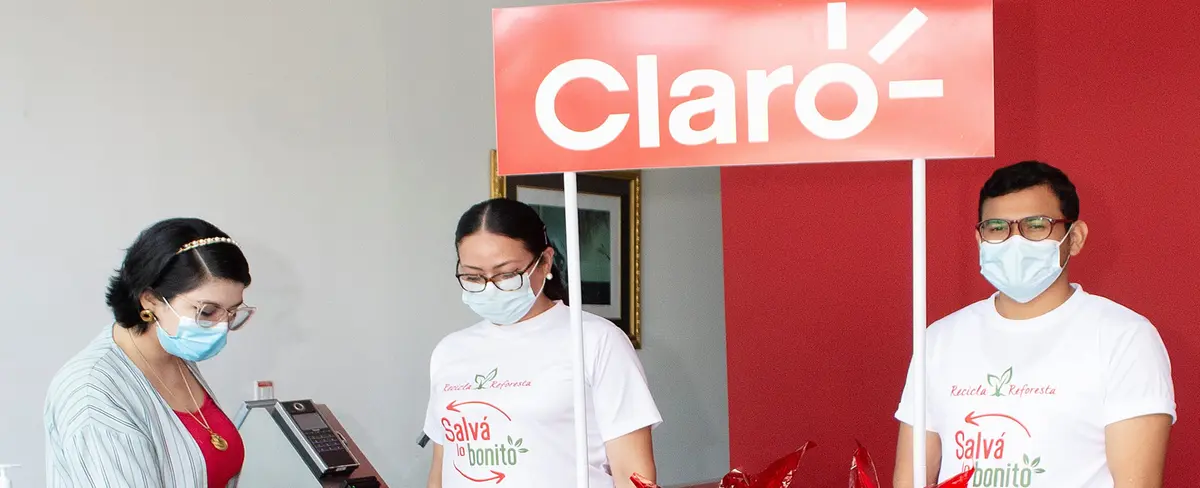 Colaboradores Claro promueven reciclatón “Salvá Lo Bonito”