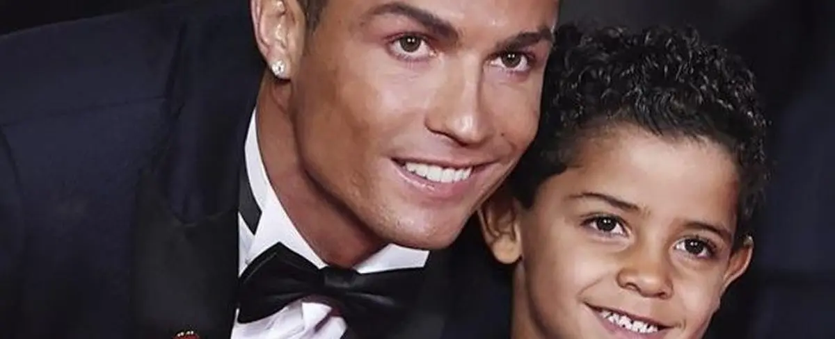Cristiano Ronaldo defiende a su hijo por críticas a su forma de vestir