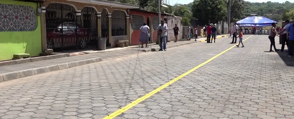 Familias de Ciudad Sandino estrenan obras de mejoramiento vial