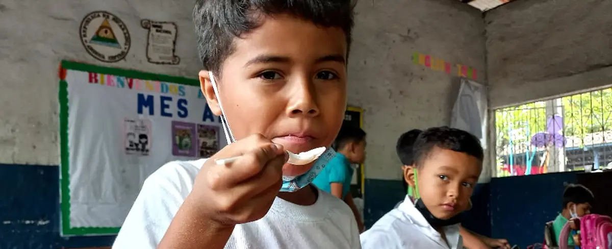 Mined entrega segunda merienda escolar en Chinandega