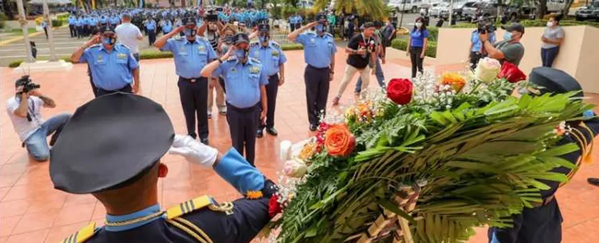 Policía Nacional rinde homenaje a Héroes de la Paz