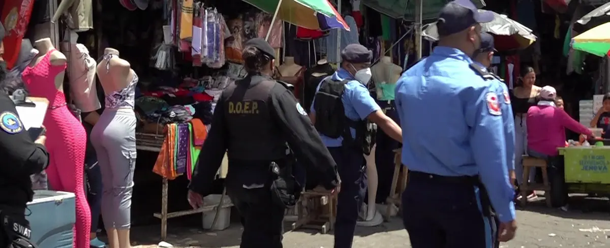 Policía Nacional garantiza seguridad en el mercado Oriental