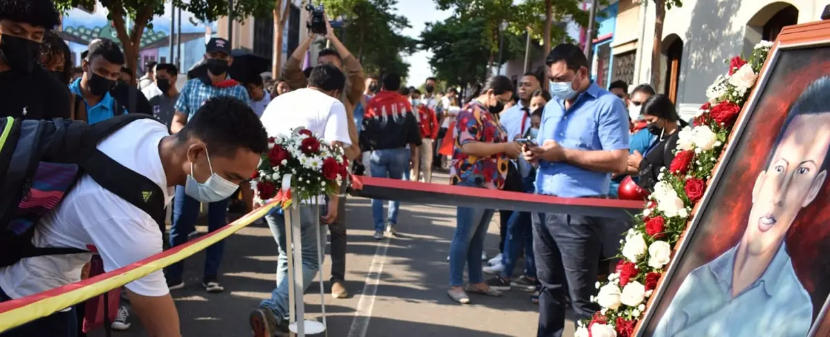 Universitarios de León recuerdan a Cristhiam Cadenas en el aniversario de su muerte