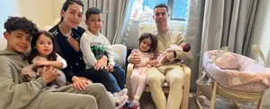CR7 muestra a su hija recién nacida a sus millones de seguidores