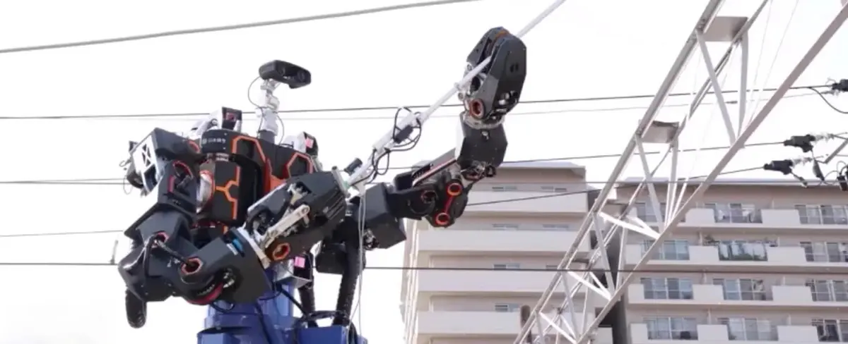 Conoce al robot gigante de Japón que arregla sus redes ferroviarias
