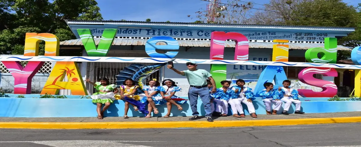 Autoridades edilicias de León inauguran obras de embellecimiento en la entrada Las Peñitas-Poneloya