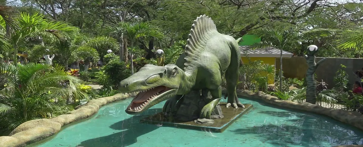 Familias se recrean en el Parque Saurio de Nindirí