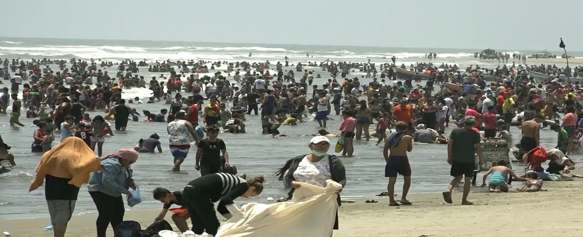 Miles de veraneantes visitan las playas de Pochomil y Masachapa