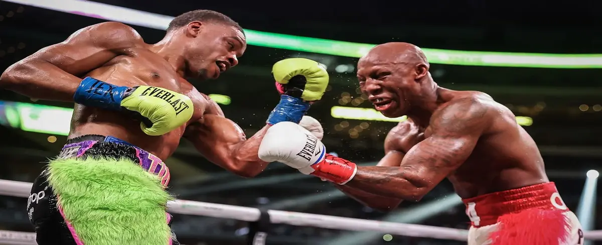 Errol Spencer consigue contundente victoria por nocaut ante Yordenis Ugás