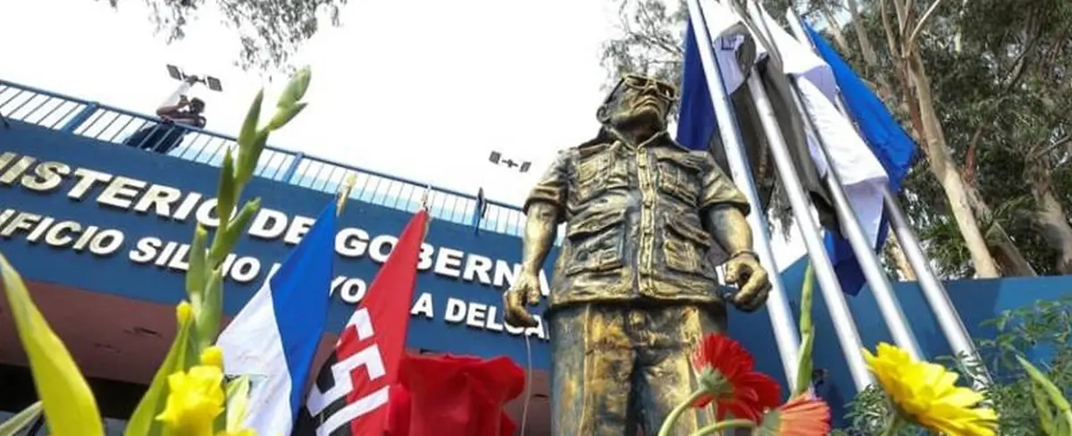 Migob rinde homenaje al Comandante Tomás Borge con ofrenda floral