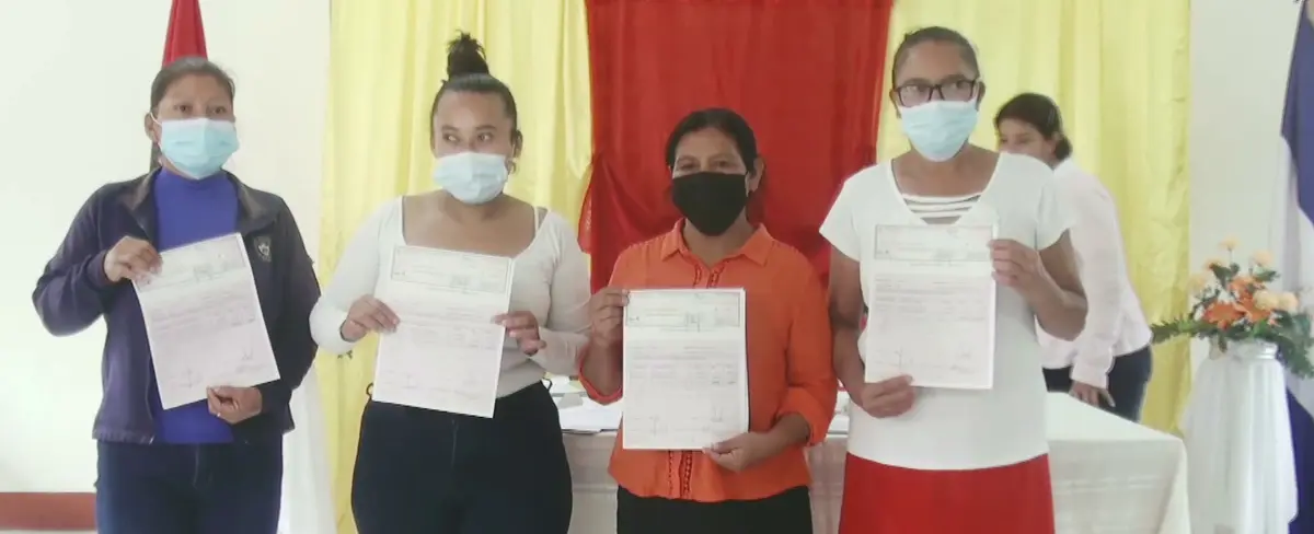 Capitalizan a protagonistas del programa Usura Cero en Madriz
