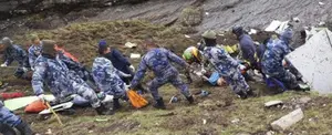 Recuperan 21 cadáveres ocasionados por un accidente aéreo en Nepal