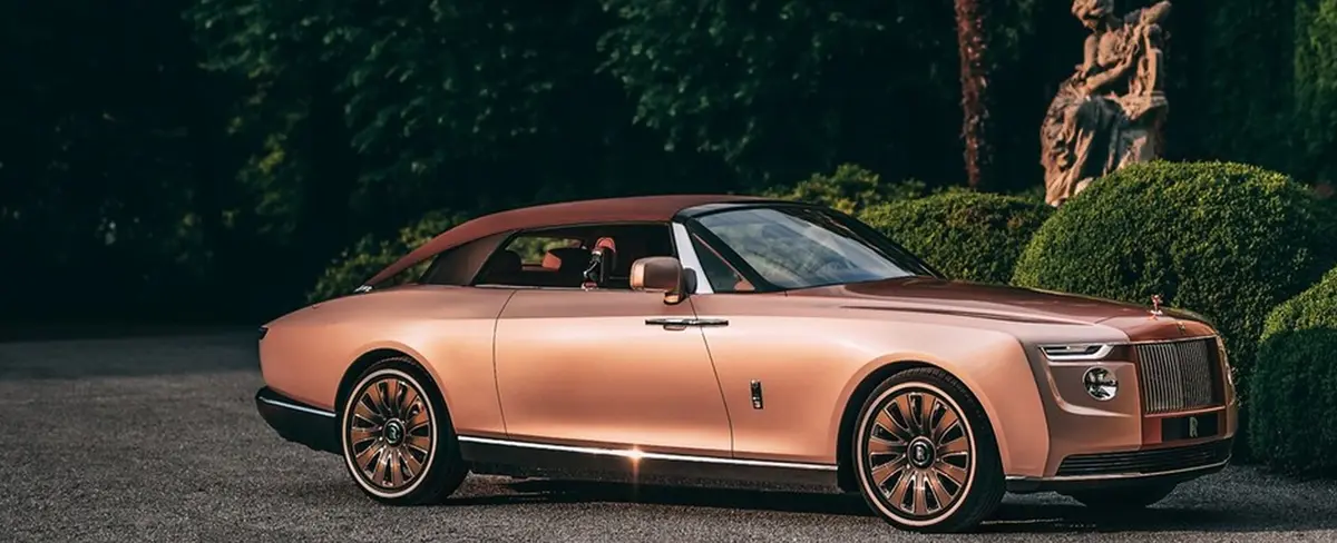 Presenta un nuevo modelo del coche más caro del mundo