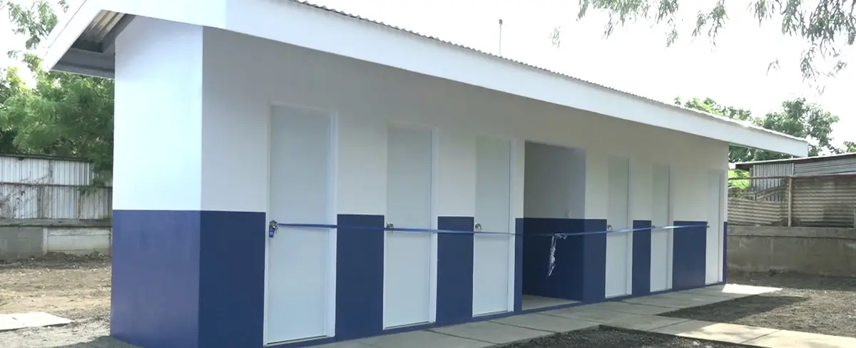 Inauguran mejoras sanitarias en el Colegio la Trinidad de Ciudad Sandino
