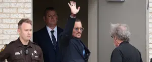 Jurado falla a favor de Johnny Deep en demanda por difamación contra Amber Heard