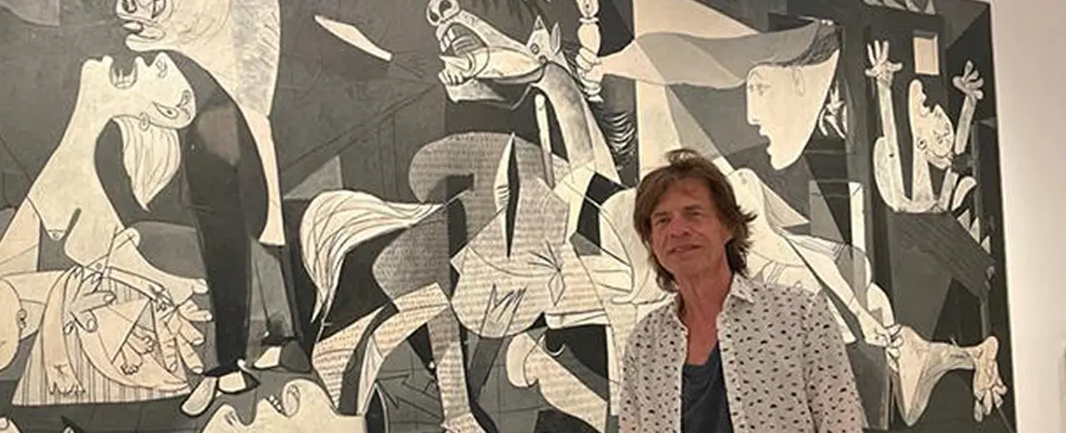 Mick Jagger causa polémicas al publicar una foto delante del “Guernica”