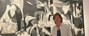 Mick Jagger causa polémicas al publicar una foto delante del “Guernica”