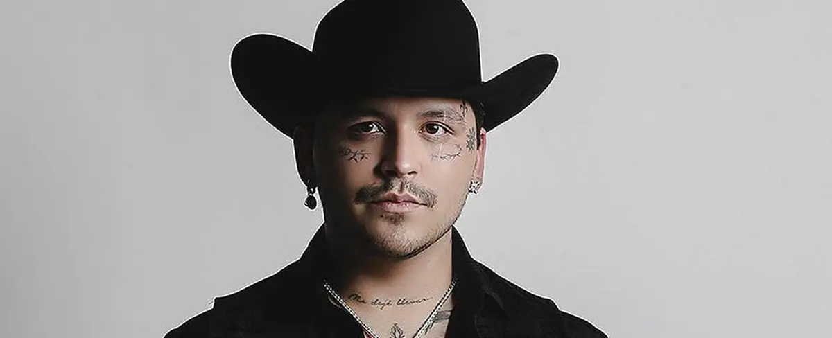 Christian Nodal llora con sus fans durante concierto en Colombia