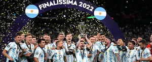 Argentina logra un nuevo título mundial al golear a Italia en la finalíssima