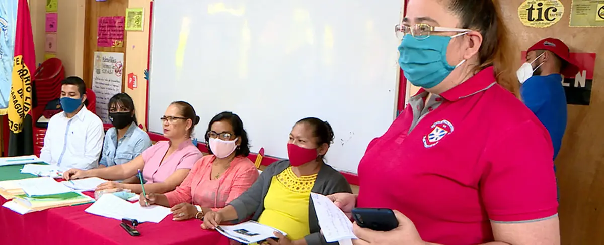 Más de 60 mil docentes recibirán bonos como parte día del maestro