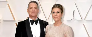 Tom Hanks defiende a su esposa de fans que la empujaron accidentalmente