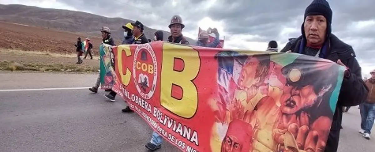 Obreros de Bolivia se declaran en alerta ante intento de golpe de estado