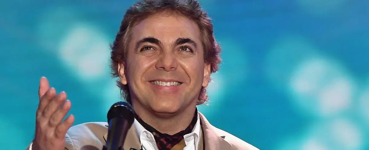 Cristian Castro responde a las críticas por sus camaleónicos looks
