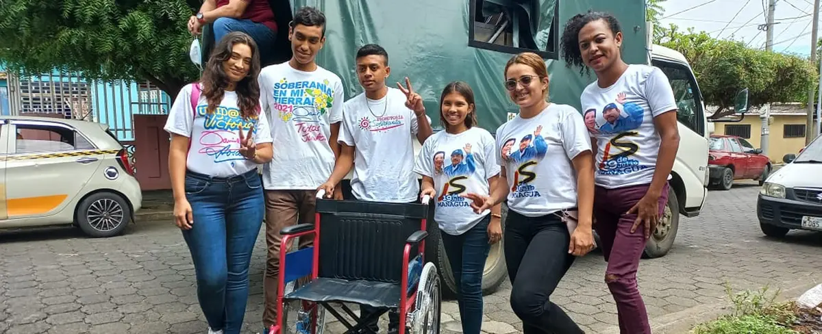 Gobierno Sandinista entrega medios auxiliares a familias de Managua