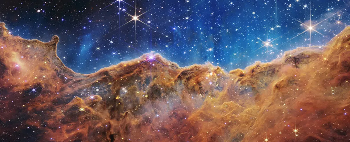 La NASA publica las primeras imágenes del telescopio Webb que muestran el universo como nunca antes