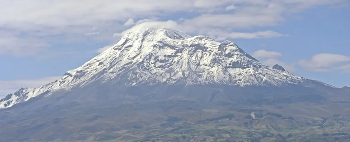 Turista canadiense fallece tras una avalancha en el volcán Chimborazo en Ecuador