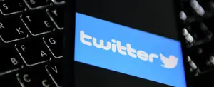 Twitter dice que la rescisión de la compra por parte de Musk es "inválida e ilícita"