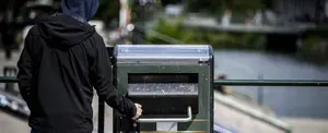 Suecia: basureros tecnológicos usan voces como “Oh, sí, dame más” para sensibilizar