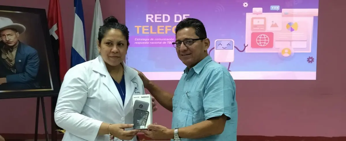 Entregan 1 mil 300 celulares para seguimiento a pacientes con VIH y Tuberculosis
