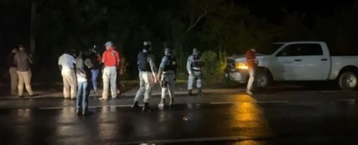 Rescatan a 94 migrantes abandonados en tráiler en México