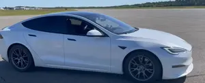 Vehículo eléctrico de la marca Tesla logra récord de 348/h en Canadá