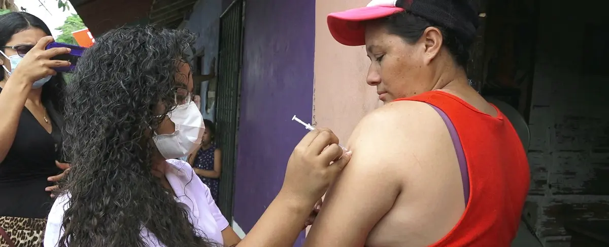 Aplican vacunas contra la Covid-19 en el municipio de Mateare