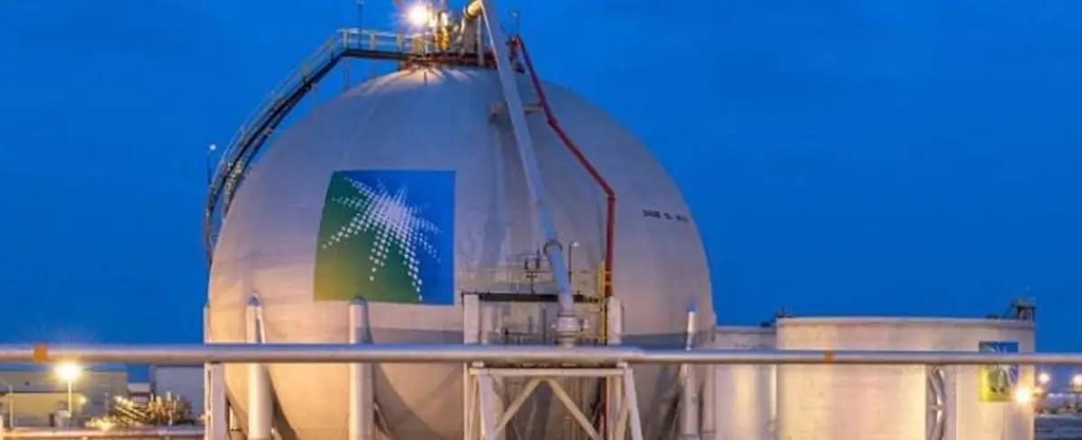 Arabia Saudita aumenta precios del petróleo para compradores de Asia a niveles récord