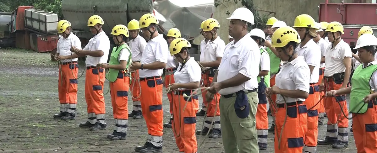 Aspirantes a Bomberos se capacitan en técnicas de emergencias