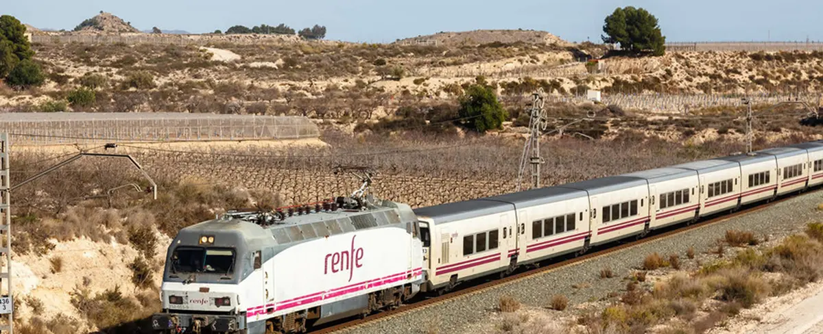 España: pasajeros de un tren resultan heridos tras pasar cerca de un incendio forestal