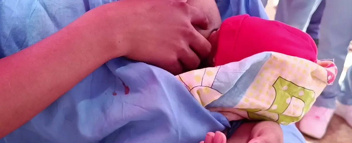 Familia Canguro, una estrategia que salva la vida de miles de bebés prematuros