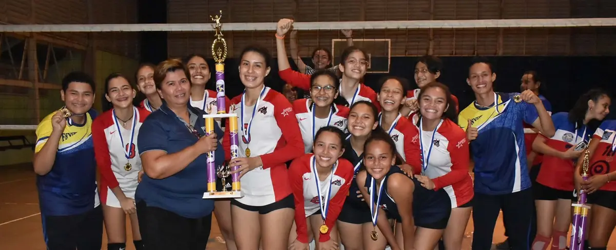 Corona perfecta de Managua en el Campeonato Nacional Sub-20 de Voleibol Femenino realizado en Granada