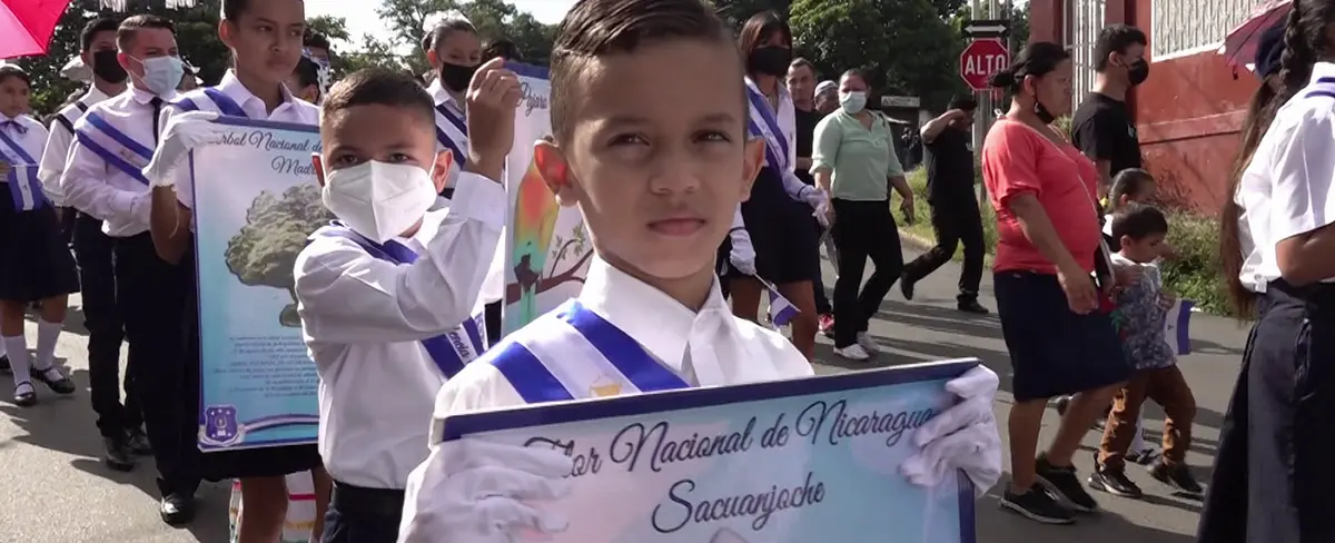 Managua: centros escolares de los distritos III y V participan en desfiles patrios