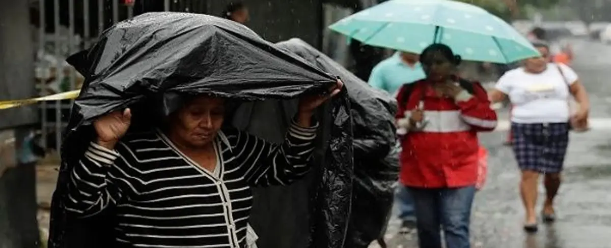Declaran alerta Naranja en San Salvador por intensas lluvias