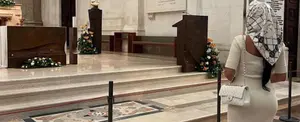 Novia de CR7 visita con sexy look a la Virgen de Fátima