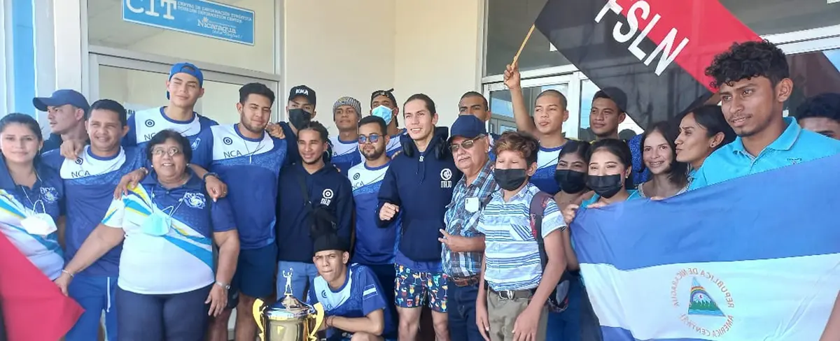 Reciben a Selección Nacional de Voleibol U23 ganadora de medalla de oro